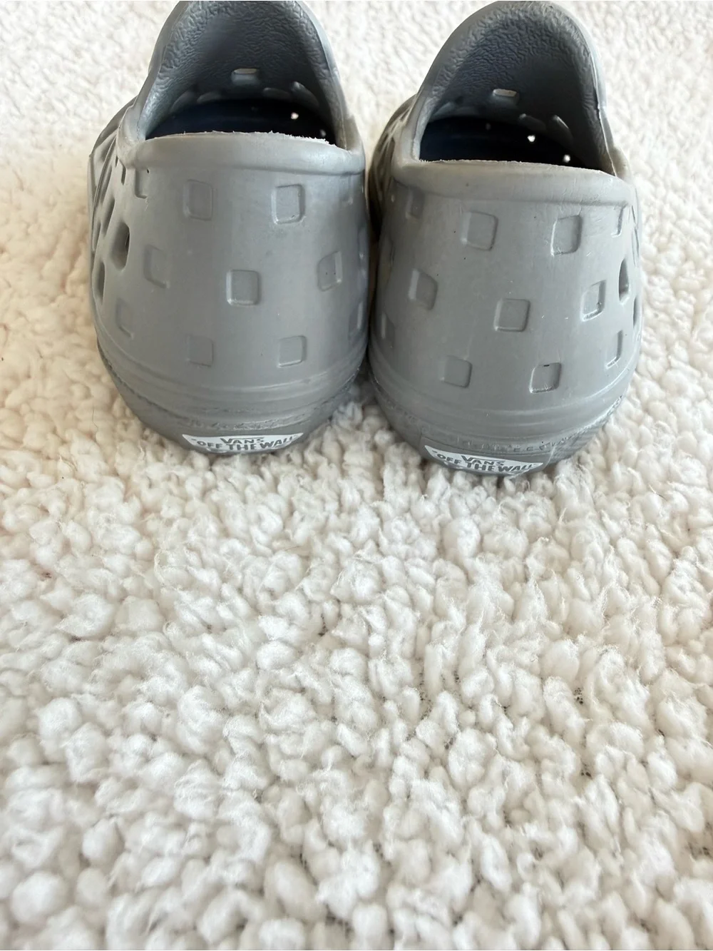 “SIZE 2C” NEW Vans Trek Slip-Ons